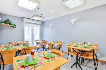 The Originals Residence, Appart’Hôtel Les Lauréades Отели в г. Руайя