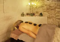 Vindoux Tree House Guest Farm & Spa - spa