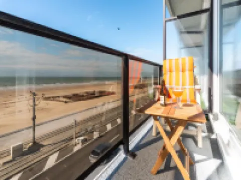 Studio in Ostend with Stunning Sea Views