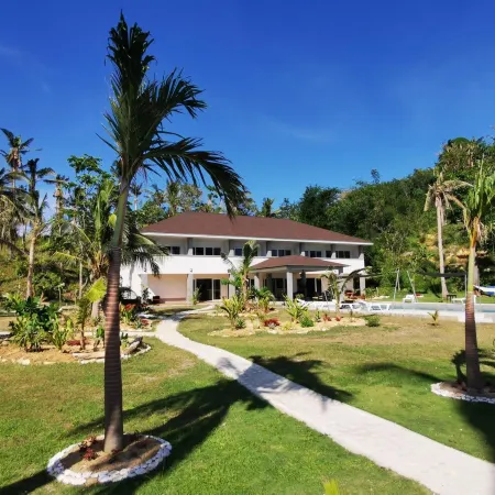 Sunset Cove Beach & Dive Resort