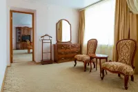 Leningrad Hotel