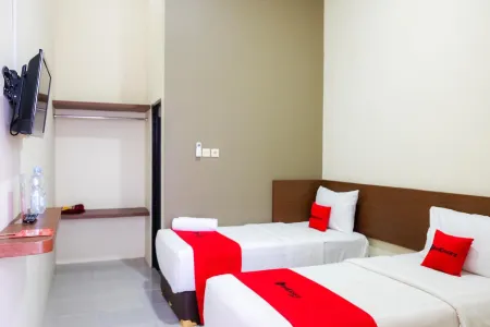 RedDoorz Syariah Near Exit Tol Pemalang Comal 2 Отели в г. Пемаланг