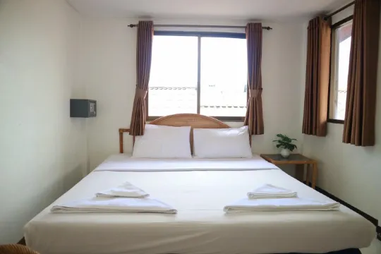 ห้องขนาดเล็ก เตียงใหญ่