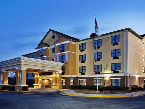 Holiday Inn Express & Suites Byron by IHG - Pools