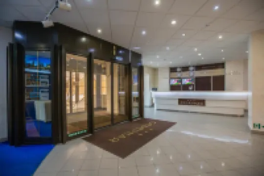 塞維納亞飯店 - 停車場