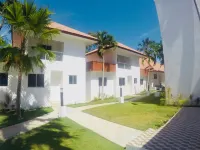 Heartland Hotel Serviced Rooms & Apartments. โรงแรมใกล้หาดอโลนาบีช