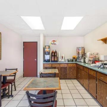 Super 8 by Wyndham Conway