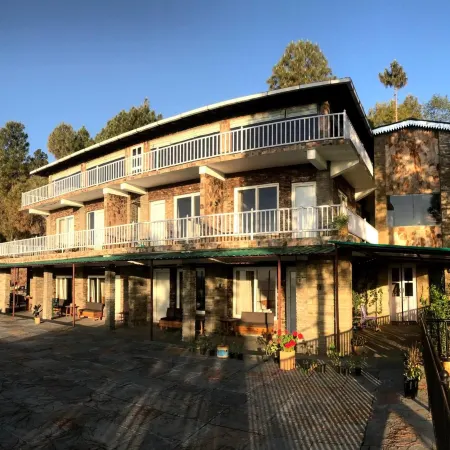Kasar Rainbow Yoga Retreat