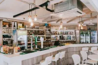 The Riverside Hotel - bar