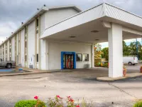 Motel 6 Council Bluffs, IA - Omaha East Hotels in Lewis