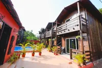 The Plix Resort - Pool