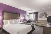 La Quinta Inn & Suites by Wyndham Salem NH Hotels in Salem
