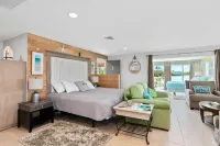 Latitude 26 Waterfront Boutique Resort - Bonita Springs