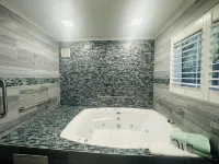 Casa Blanca Hotel & Suites Orange - Hot Tub