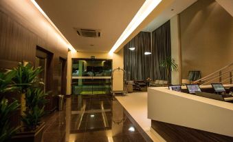 Golden Plaza Hotel