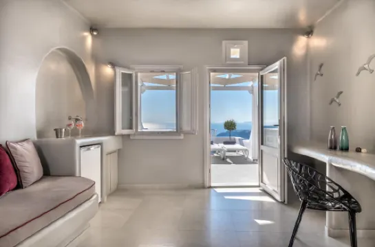 Kasimatis by la Perla - Adults Only Photos