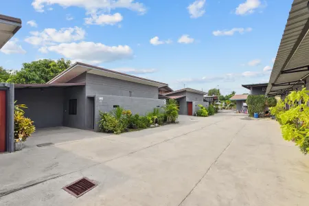 Kornnawan Resort Отели в г. Song Phi Nong