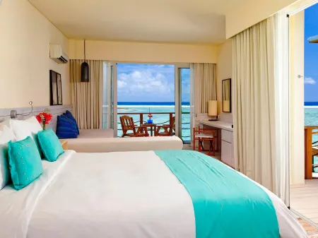 Holiday Inn Resort Kandooma Maldives - Kids Stay and Eat Free Отели рядом с достопримечательностью «Мааду»