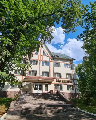 Dubrava Hotel 住宿飯店