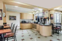 Super 8 by Wyndham Hartford Hotels in Hartford