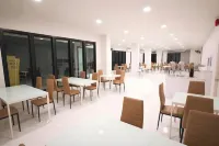 The Space Hotel Lampang - breakfast