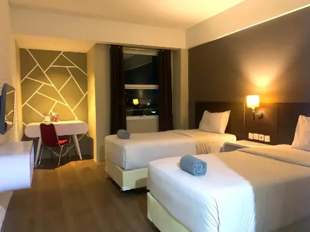 GRAND MALEBU HOTEL MAKASSAR Отели в г. Tamalate