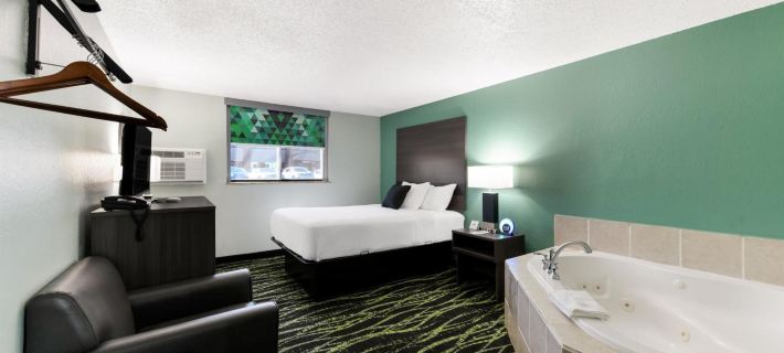 Baymont by Wyndham Liberty MO Hotels in Clay County