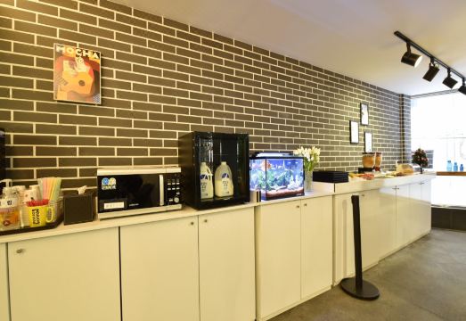 호텔더루아 남포롯데점 외관 또는 주변 시장 거리