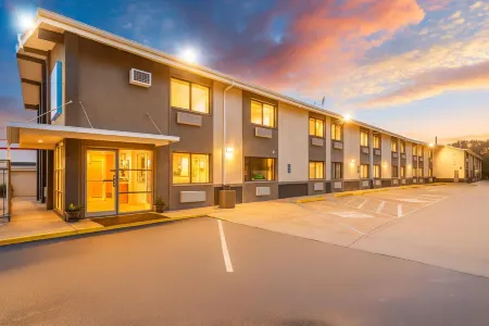 Motel 6 Ogden, UT- Downtown