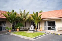 Pacific Coast Motor Lodge - ที่มีที่จอดรถ