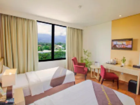 パジャジャラン スイーツ リゾート & コンベンション ホテル ボゴールのホテル