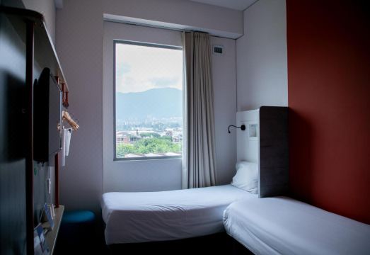 Ibis Budget Itagui Metro Exterior