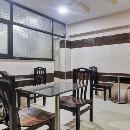 Itsy Hotels Aflah Отели рядом с достопримечательностью «Район Нампалли»