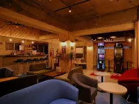 Travel&Book Hotel Hulatoncabin Takamatsu - Hostels