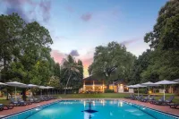 Tamarind Tree Garden Resort - Katunayake - Pools