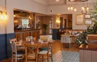 Holmfield Arms - parking