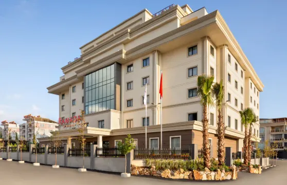 阿德亞曼温德姆華美達酒店