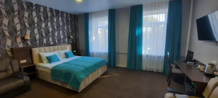 Petrovskiy Dvor Hotel Отели в г. Таганрог