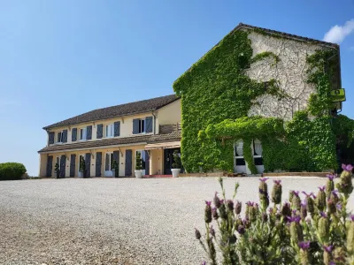 Logis Hôtel Parc Adelie Hôtels à : Montagny-lès-Beaune