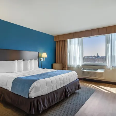 The Capitol Hotel Отели рядом с достопримечательностью «Арена «XL-центр»»