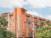 V1 Room Hotel Các khách sạn gần Chùa Phothisomphon
