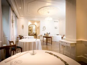 Royal Palace Hotel