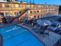 Seahorse Inn Manhattan Beach - LAX - Rooftop Pools