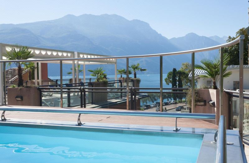 Hotel Europa - Skypool & Panorama photo 4