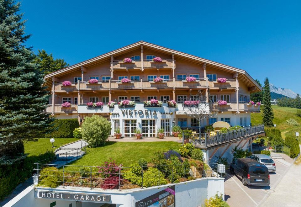 Avocado Wine Country EstateOver view