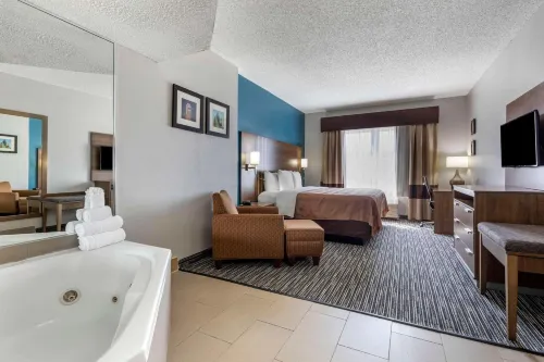 Quality Inn & Suites I-35 E-Walnut Hill - 2-stjärniga