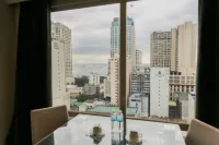 Pacific Bay Grand Suites - Meerblick