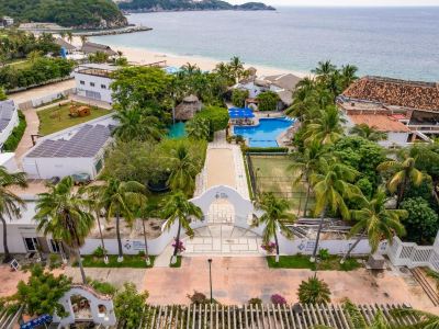 Hotel Castillo Huatulco & Beach Club