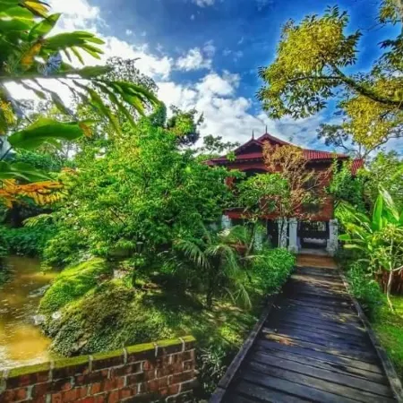 Bagas Zakariah Orchard Lodge