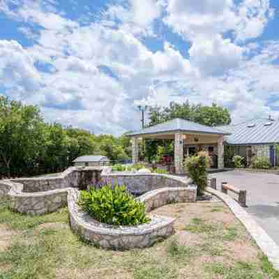 River Oak Inn Hotel Exterior